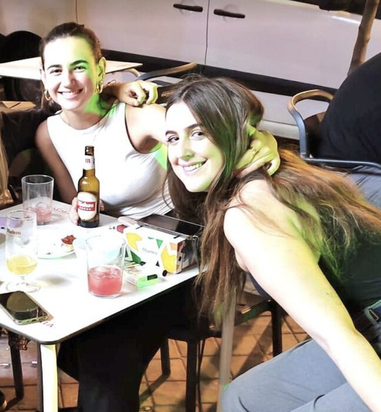Risas y Mahou